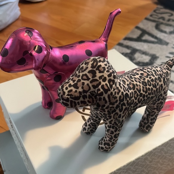 Victoria secret dogs - Picture 2 of 2